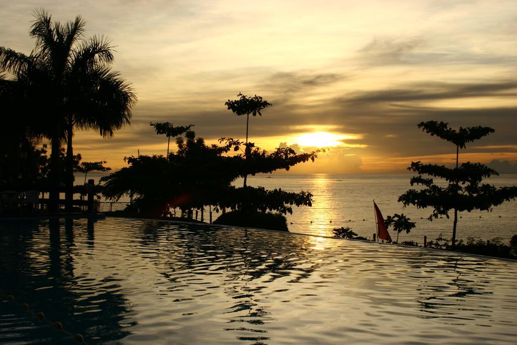 La Mirada Residence , Large 1 Bedroom Condo, Beaches , 3 Pools, Ocean Views, Fast Wifi, Netflix, Breakfast Included Lapu-Lapu City Buitenkant foto