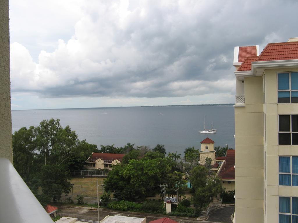 La Mirada Residence , Large 1 Bedroom Condo, Beaches , 3 Pools, Ocean Views, Fast Wifi, Netflix, Breakfast Included Lapu-Lapu City Kamer foto