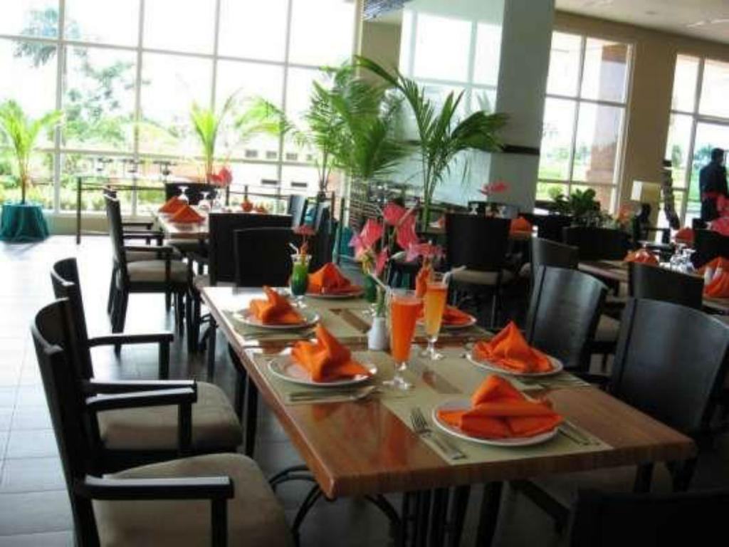 La Mirada Residence , Large 1 Bedroom Condo, Beaches , 3 Pools, Ocean Views, Fast Wifi, Netflix, Breakfast Included Lapu-Lapu City Kamer foto