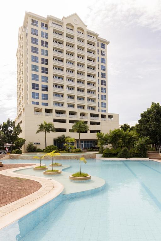 La Mirada Residence , Large 1 Bedroom Condo, Beaches , 3 Pools, Ocean Views, Fast Wifi, Netflix, Breakfast Included Lapu-Lapu City Buitenkant foto